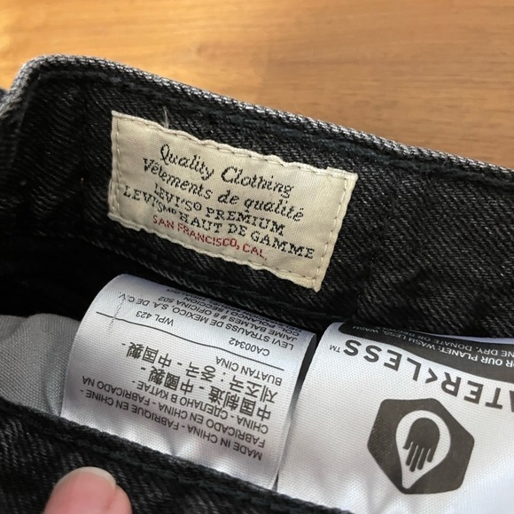 Levi's premium 501 trashed black distressed shorts - Picture 10 of 12